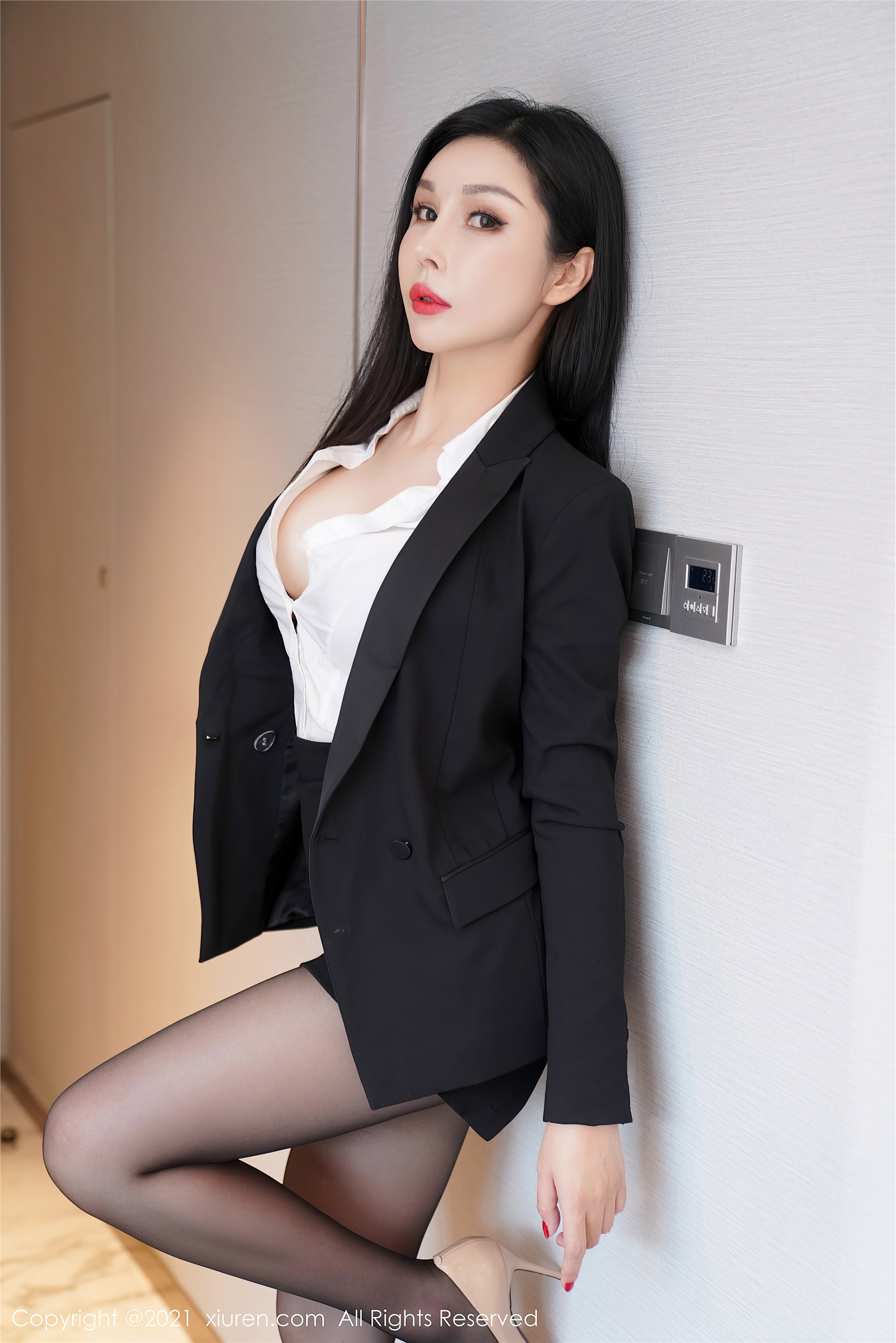 XIUREN秀人网 2021.07.15 No.3672 田冰冰